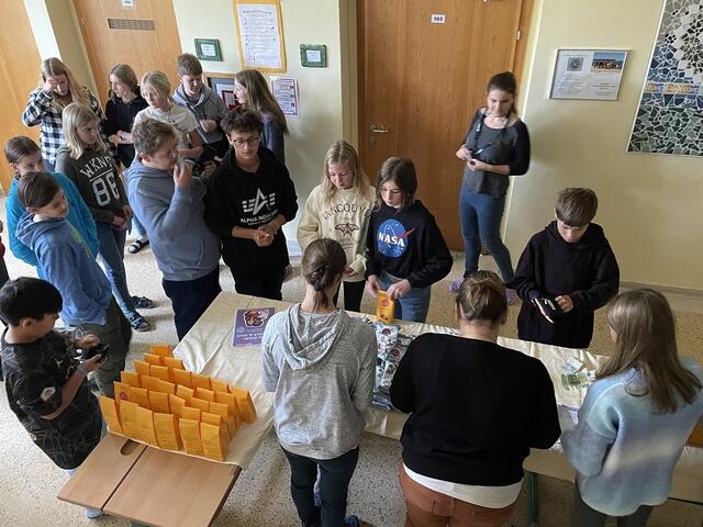 Der Andrang auf die Produkte der Jugendaktion war groß.