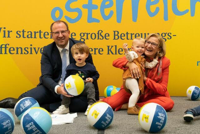 VPNÖ Bernhard Ebner und LH Johanna Mikl-Leitner präsentieren "Kinderösterreich" | Foto: VPNÖ