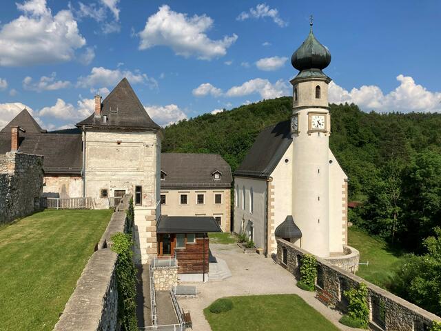 Burg Neuhaus wird von The Wayfaring Four gerockt. | Foto: Wienerwald Tourismus
