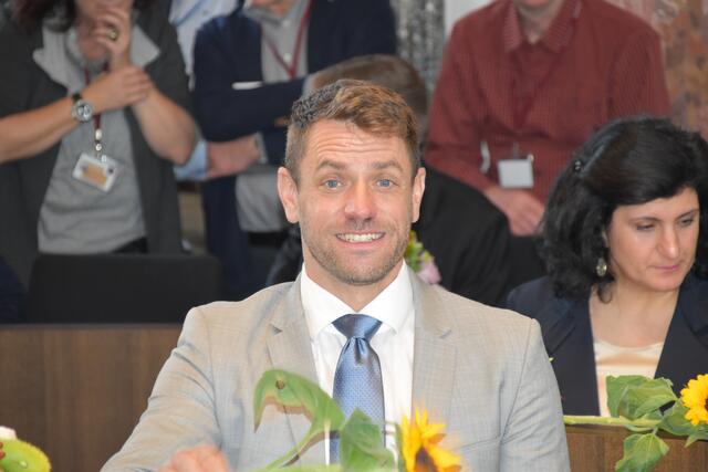 Zur Feier des Tages: Gebi Mair mit Krawatte | Foto: © Steger