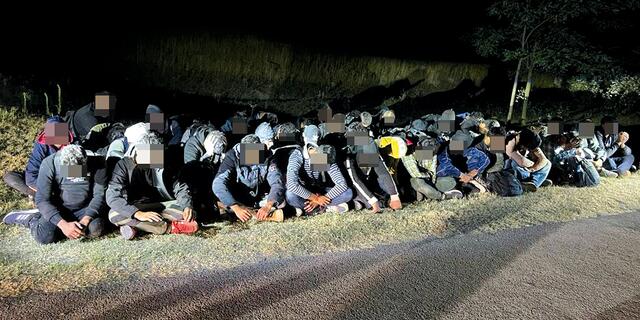 Aufgriffe Fremder bei Tag und bei Nacht. 