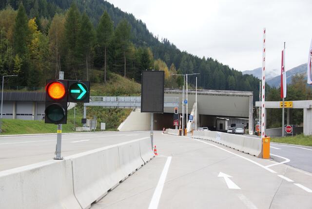 Umleitung über den Arlberpass: Der S 16 Arlbergtunnel war nach einem Unfall gesperrt. (Symbolbild) | Foto: Othmar Kolp