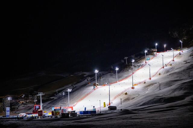 Die Weltcupstrecke in der Flexenarena in Zürs: Der Start erfolgt auf 1.820 Metern, die Streckenlänge beträgt 365 Meter.  | Foto: Erich Spiess