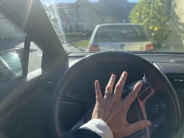 "Will man seinen Ärger mit Fluchen oder Gesten mitteilen, bringt man nicht nur sich und andere durch Ablenkungen und Unaufmerksamkeit in Gefahr, man ist auch für Kinder und jüngere Verkehrsteilnehmer:innen kein gutes Vorbild", so Seidenberger. | Foto: Martin Schöndorfer, 2022