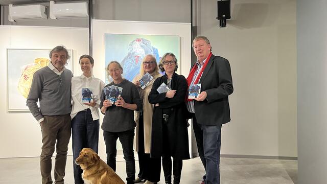 Ihr neues Buch stellte Elisabeth Lexer mit Gernot und Doris Sieber (Con Clusius), Lektorin Eva Hillinger, Covergestalterin Alina Kunitsina und Verlagsleiter Horst Horvath (von links) vor. | Foto: Robert Boulanger