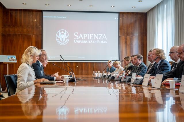 Die steirischen Vertreterinnen und Vertreter aus Politik, Wirtschaft und Kultur zu Gast an der La Sapienza in Rom. | Foto: STG/Streibl