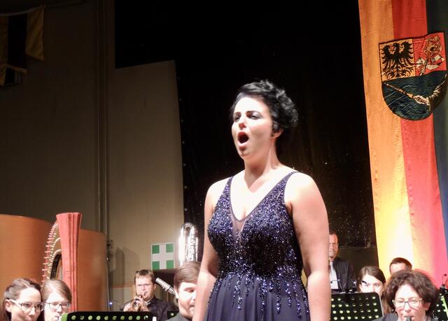Elisabeth de Roo gab Opern und Operetten zum Besten. | Foto: Hans Mayr