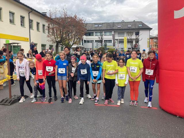 Am Nationalfeiertag fand der 24. Oktoberlauf statt. 400 Personen liefen mit, davon waren 260 Kinder. | Foto: MTB- und Laufclub Aufi &amp; Owi