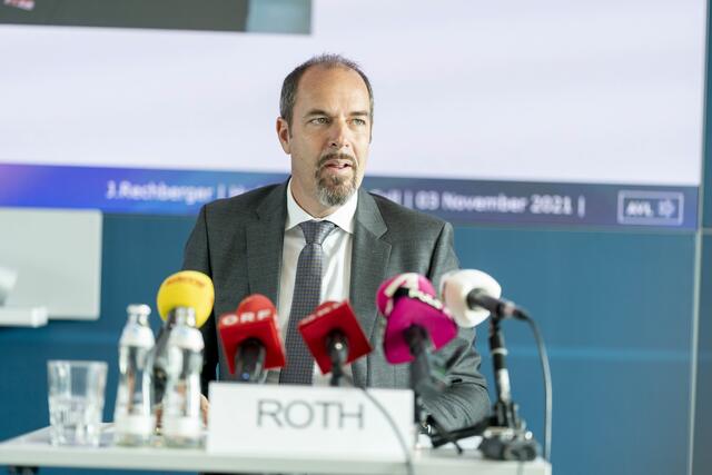 Jürgen Roth, Fachverbandsobmann Energiehandel Wirtschaftskammer spricht über die Vorteile der neuen Treibstoffe. | Foto: IBEX.agency | Klaus Pressberger