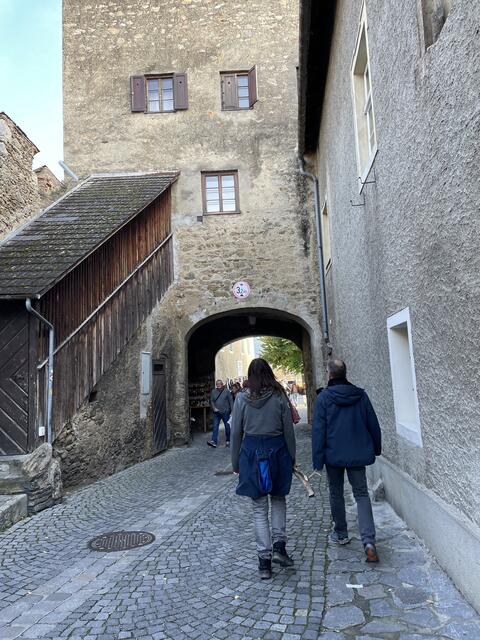 In den historischen Gassen von Dürnstein tummeln sich aktuell die Besucher. | Foto: Necker