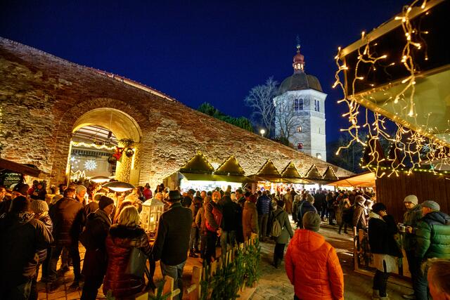 Der Aufsteirern-Weihnachtsmarkt am Grazer Schlossberg ist ein Publikumsmagnet. | Foto: ivents/Erwin Scheriau