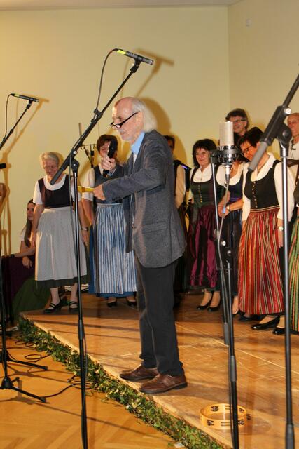 Urgestein Walter Flucher führte durch den Abend | Foto: Hubert Steinhöfler