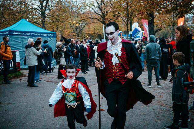 Dracula senior &amp; junior beim Ghost Run. | Foto: Alesia Ramhofer