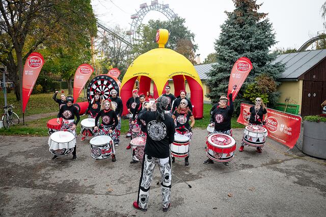 „Batala Boom“ heizte den Teilnehmenden ordentlich ein. | Foto: Alesia Ramhofer