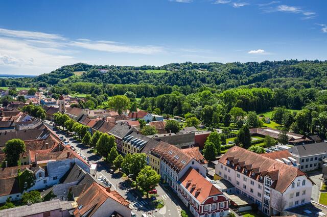 Bezaubernd präsentiert sich die Altstadt von Mureck. Die Wohnqualität in der Stadtgemeinde und die Infrastruktur sprechen für sich.  | Foto: TV Bad Radkersburg, Pixelmaker