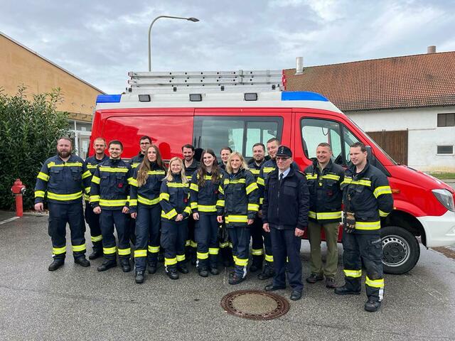 Zwölf Mitglieder der FF Pürstling verdienten sich das bayerische Leistungsabzeichen. | Foto: FF Pürstling/Stöbich