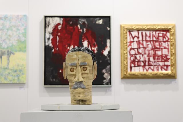 Bei der ARTfair gab es Kunst in allen Größen und Formen. | Foto: Oliver Zenz