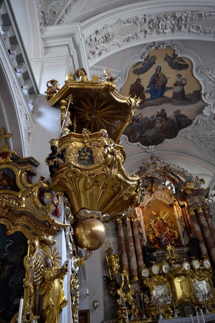 Die wunderschön sanierte Spätbarockkirche zum hl. Georg und hl. Jakobus 