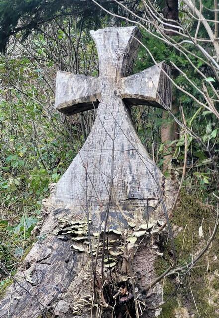 Keltisch anmutenden Kreuze am Wegesrand... 