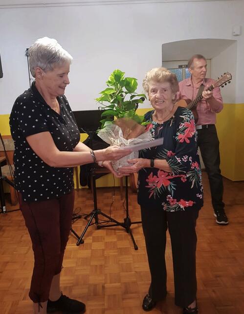 Beim traditionellen Gulaschfest wurde auch einigen Geburtstagskindern gratuliert. | Foto: Privat