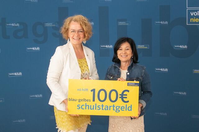 Landesrätin Christiane Teschl-Hofmeister und Landtagsabgeorndete Margit Göll. | Foto: VP NÖ