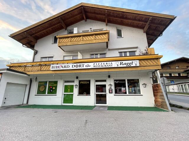 Nach jahrelanger Bewirtschaftung steht nun das beliebte Gasthaus Raggl in Mils leer. Laut Eigentümer könnte dort in ferner Zukunft eine Arztpraxis einziehen. | Foto: Kendlbacher