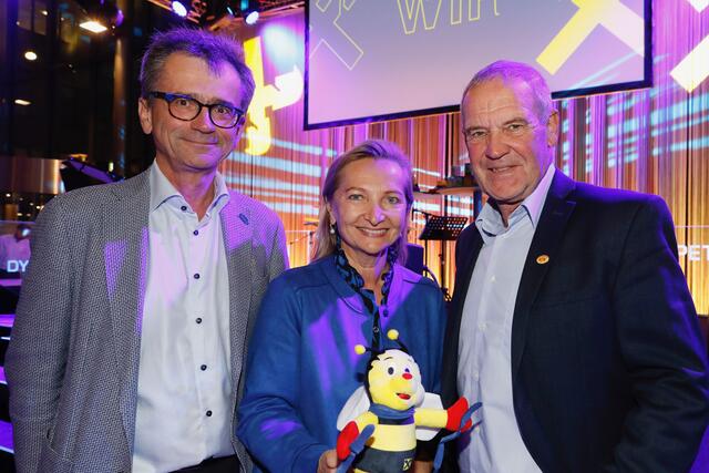 v.l.: Ärztekammer OÖ-Präsident Peter Niedermoser, Unternehmerin Ulrike Rabmer-Koller, Unternehmer Roland Fischer. | Foto: RLB OÖ/Strobl