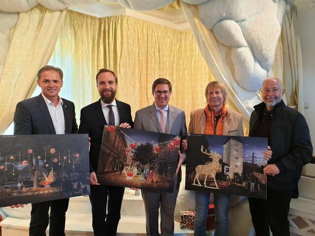 (v.l.) Geschäftsführer Wels Marketing &amp; Touristik GmbH &amp; Welser Christkind GmbH Peter Jungreithmair, Stadtrat Martin Oberndorfer, Bürgermeister Andreas Rabl, Jörg Wanik (Gösser Biergarten Advent), Helmut Platzer, Aufsichtsratsvorsitzender Tourismusverband Region Wels. | Foto: Wels Marketing &amp; Touristik GmbH