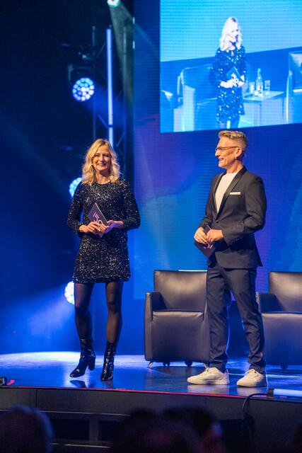 Führten bestens gelaunt durch den Abend – Moderatorenduo Tina Ritschl und Andi Knoll.