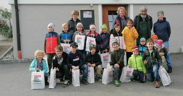 Die Kinder in der Volksschule Wenns besuchte Bezirksbäuerin Andrea Lechleitner. | Foto: Tiroler Bäuerinnen