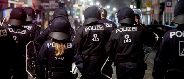 Drohen schon zu Silvester die nächsten Ausschreitungen? | Foto: TEAM FOTOKERSCHI.AT / KERSCHBAUMMAYR