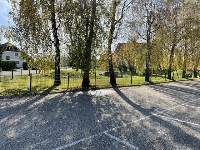 Ein Kinderspielplatz befindet sich ganz in der Nähe. | Foto: Ebner