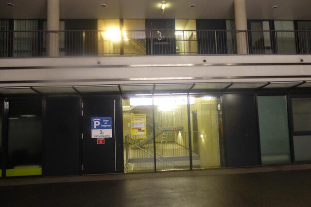 Dauerlicht in der Stiftingtalstraße 3 - hier ist sogar ein Servicecenter der Stadt Graz beheimatet...