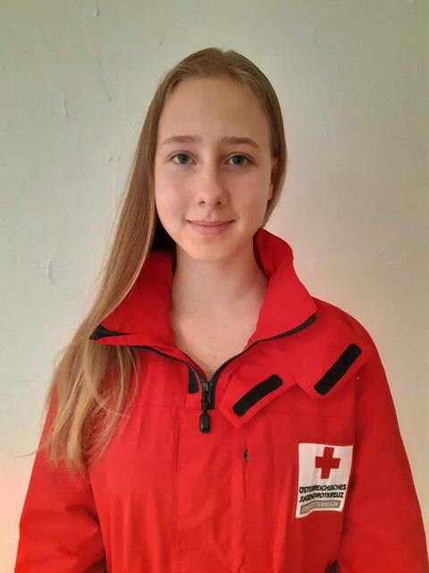 Annika Prandstätter ist erst 13 Jahre alt, engagiert sich aber schon jetzt beim Roten Kreuz Linz. | Foto: Prandstätter