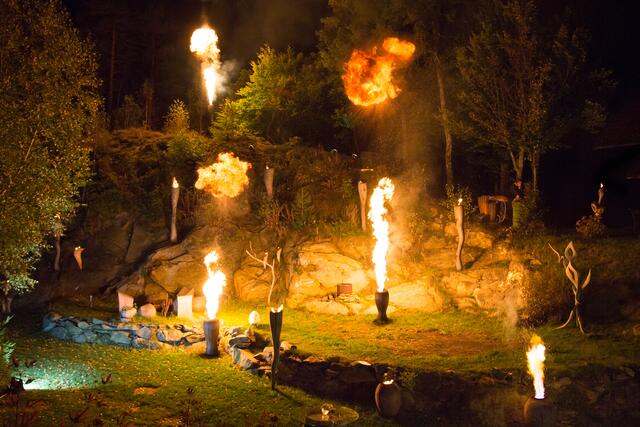 Eine Feuershow wird auch angeboten! | Foto: Herkuleshof