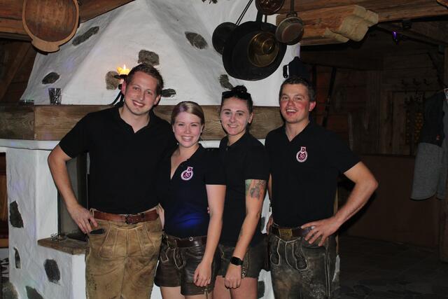 Thomas Hörl, Martha Fersterer, Janine Pfannhauser, Josef Hörl  | Foto: Foto Dengl Alm