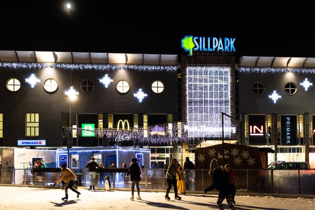 Ab 14. November geht die Weihnachtsbeleuchtung im Sillpark wieder an.  | Foto: Sillpark