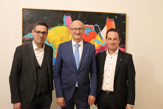 BR Peter Raggl, LH Anton Mattle und der Rieder Bürgermeister Daniel Patscheider.  | Foto: Elisabeth Zangerl 