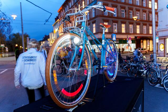 DieVentillichter sorgen in der Fahrt für einen auffälligen Farbring. | Foto: KFV/APA-Fotoservice/Ferlin-Fiedler
