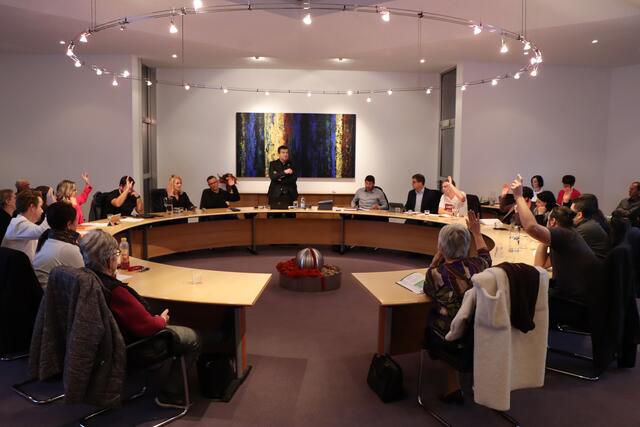 Der Landecker Gemeinderat beschloss einstimmig den Anteil von 766.408 Euro an Venet-Rettungspaket. | Foto: Othmar Kolp