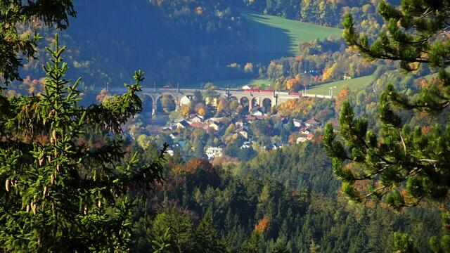 Talblick - Payerbach, Semmeringbahn, Schwarza-Viadukt | Foto: Silvia Plischek