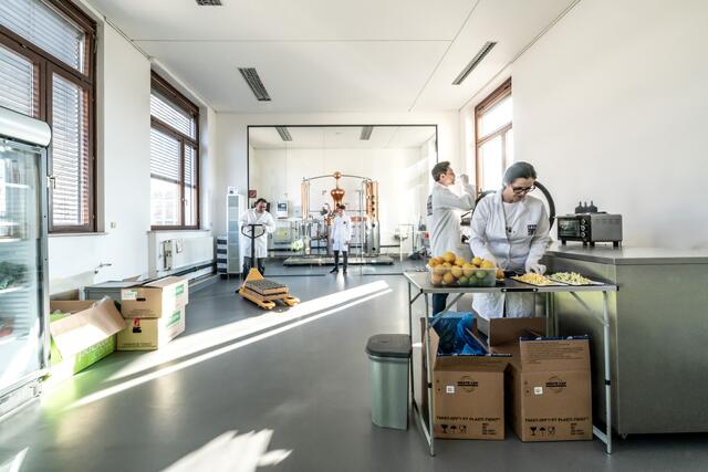 Bei 1404 Manufacturing wird Wert auf Regionalität, Qualität und Handarbeit gelegt: Jeder weiß, was er zu tun hat.  | Foto: Niki Schreilechner