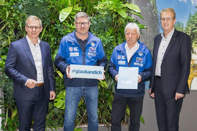 Johannes Scheidl, Harald Resch, Obmann Josef Zlabinger, Peter Hochleitner (v.l.) | Foto: Sparkasse