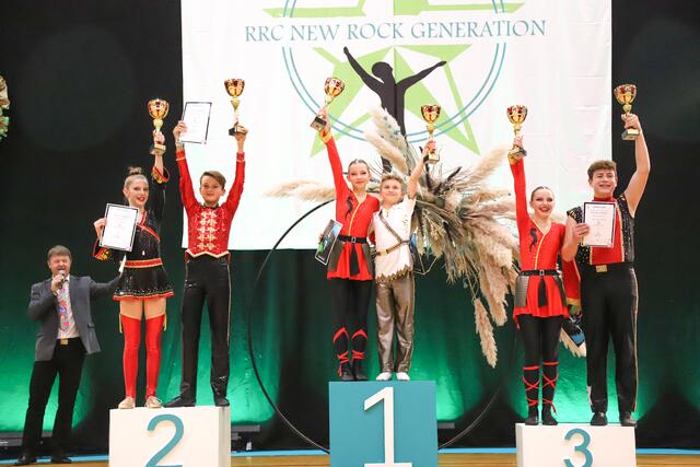 Bei den Juveniles gingen alle drei Podestplätze nach Weiz. Österreichischer Meister wurden Leah Spielhofer &amp; Laurin Peer vor Valentina Nagl &amp; Valentin Häusler und Emma Breitenberger &amp; Emanuel Kopp.