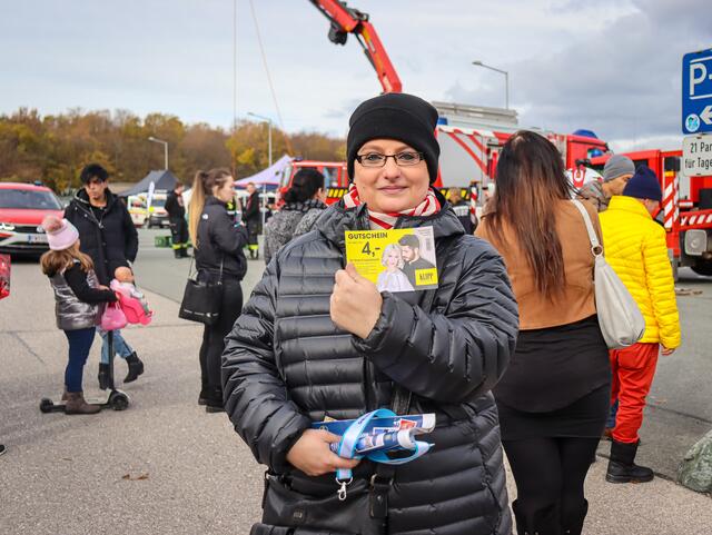Doris freut sich über ihren Gewinn!
 | Foto: Alejandra Ortiz