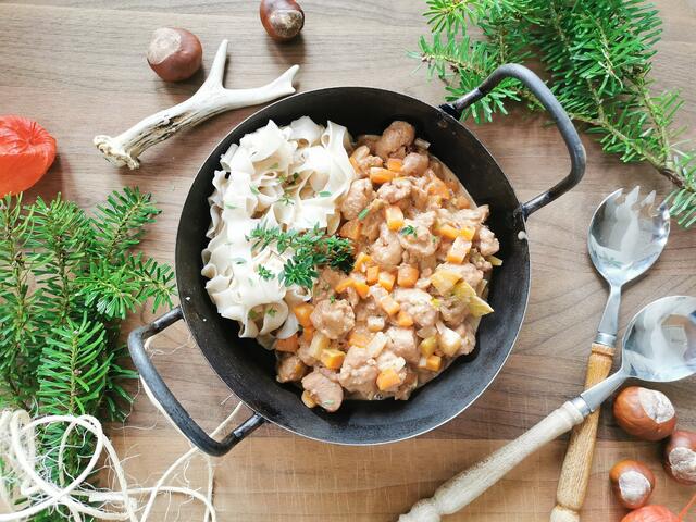 Vegetarisches Ragout mit Bandnudeln | Foto: Katrin Ebetshuber