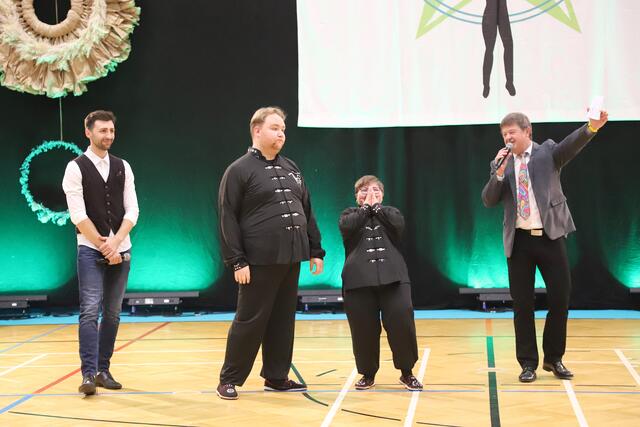 Die beiden Special-Olympics Goldmedaillengewinner Laura Pfurtscheller und Markus Kager begeisterten mit ihrem Auftritt das Publikum und bekamen Standing Ovations!