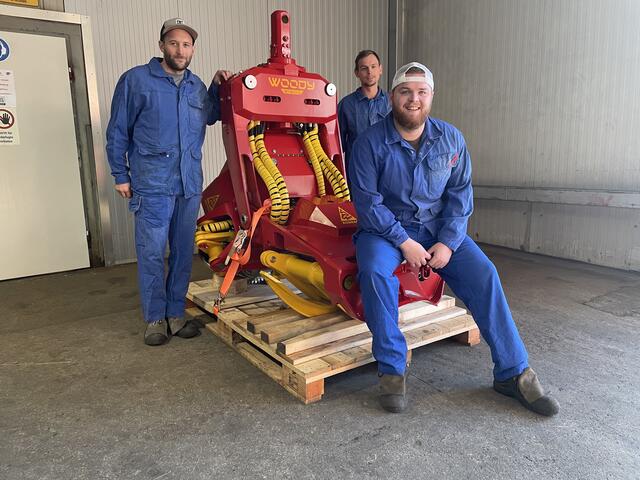 Die Mitarbeiter erklärten den Besuchern ihre verschiedenen Tätigkeiten. | Foto: RegionalMedien