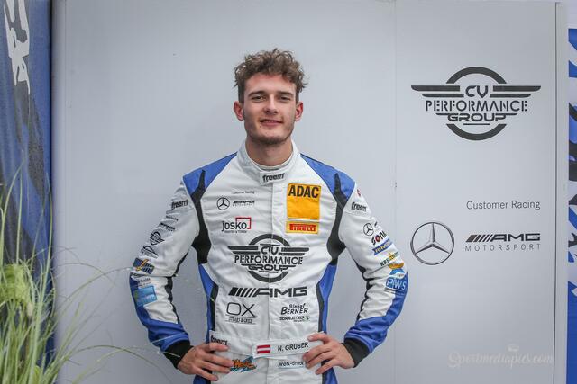 Der Schlüßlberger peilt eine Karriere im internationalen Motorsport an. | Foto: Sportmediapics.com/Binder