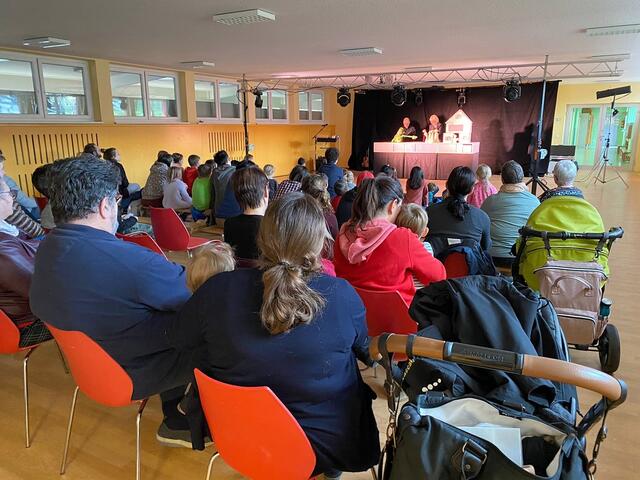 Auch für Kinder bot das Symposium ein spannend - lehrreiches Programm wie die Figurentheateraufführung eines Stücks von Christine Nöstlinger. | Foto: Claudia Haunschmied